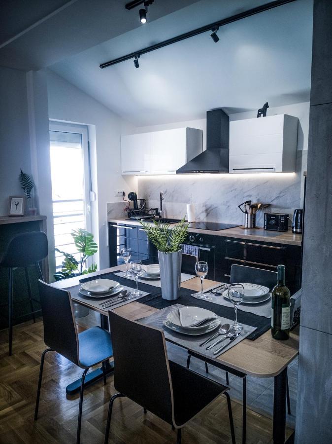 Raw Industrial City Apartment スボティツァ エクステリア 写真