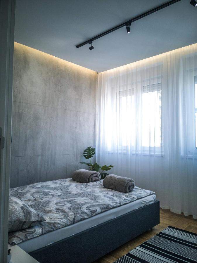 Raw Industrial City Apartment スボティツァ エクステリア 写真