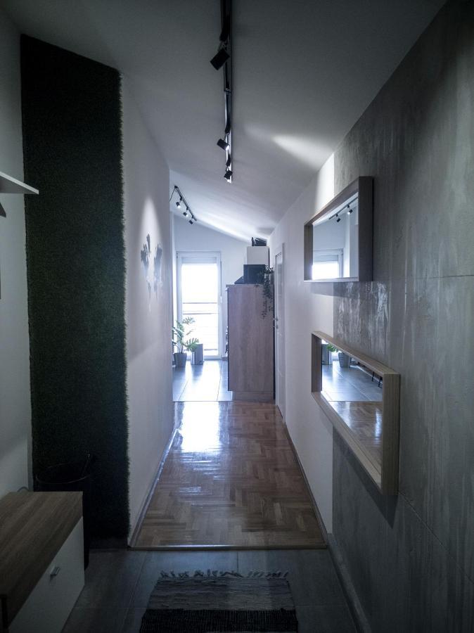Raw Industrial City Apartment スボティツァ エクステリア 写真