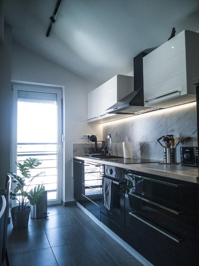 Raw Industrial City Apartment スボティツァ エクステリア 写真