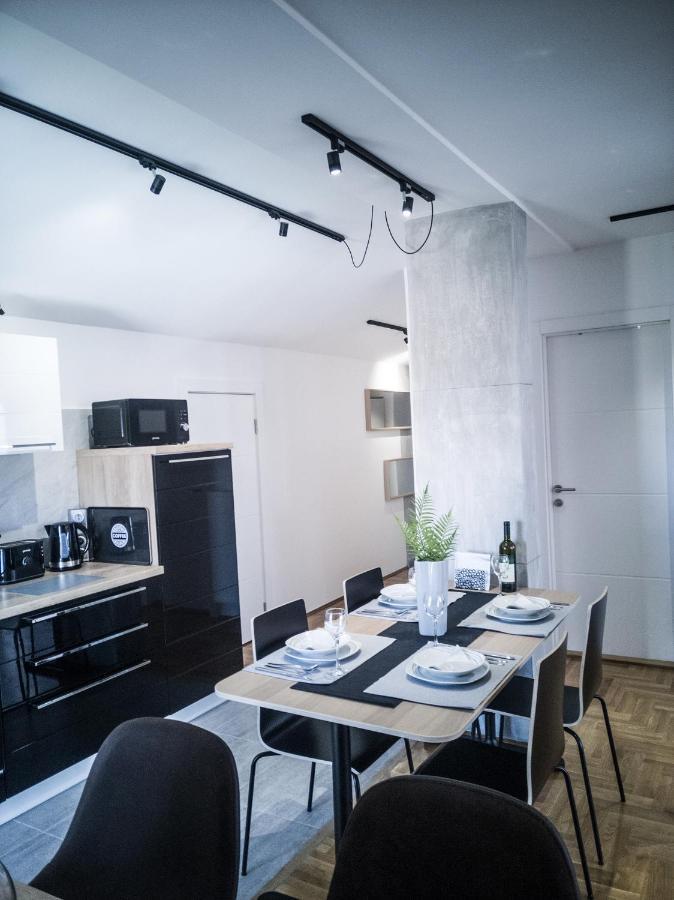 Raw Industrial City Apartment スボティツァ エクステリア 写真