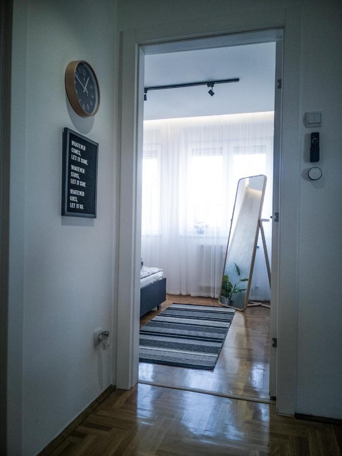 Raw Industrial City Apartment スボティツァ エクステリア 写真